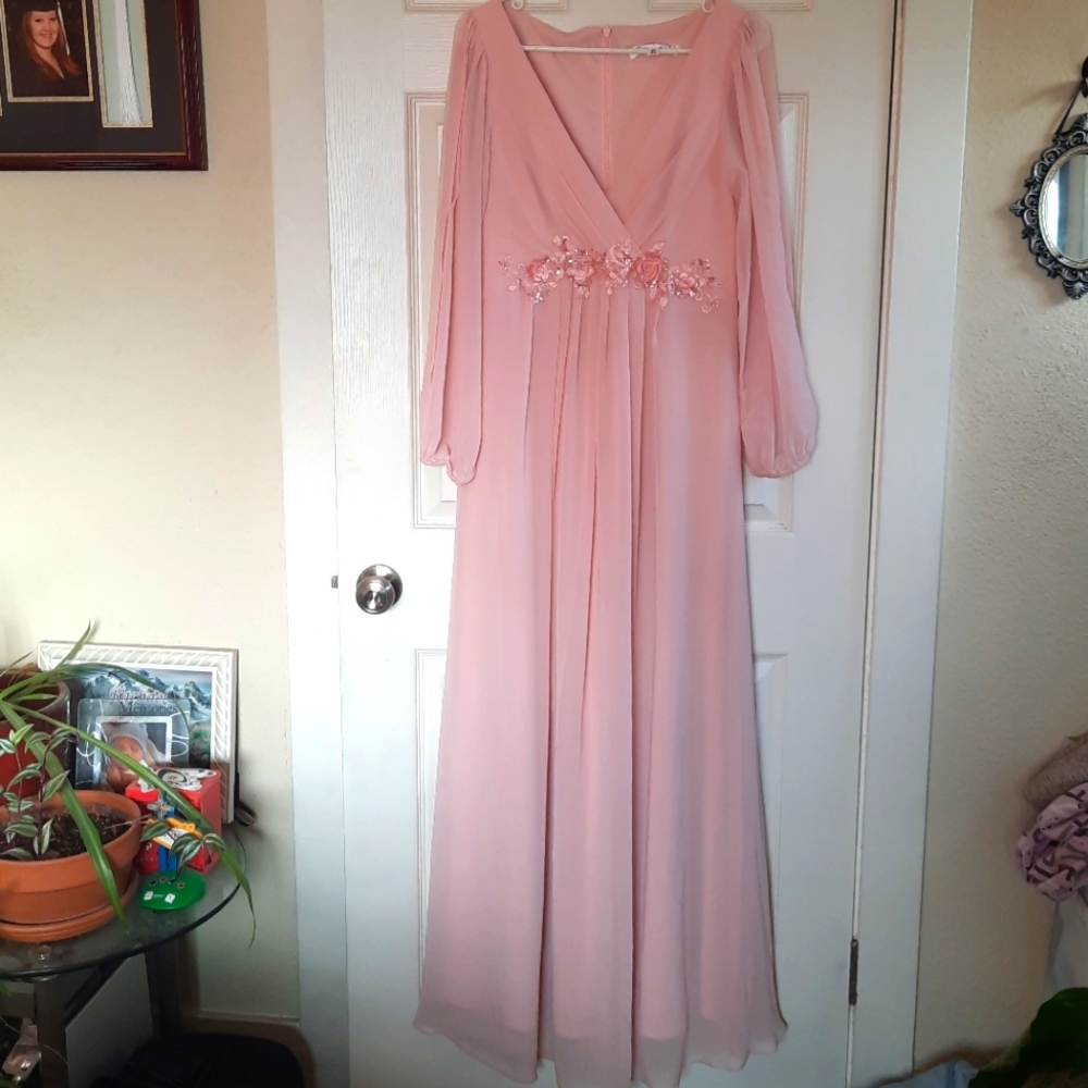 Elegant Chiffon V-Neckline Long Sleeve Formal Evening Dress - Picture 6 of 16